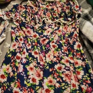 Floral flowy short dress
